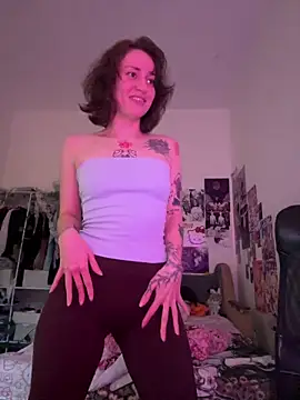 Snapshot of Dooubletroublee chatting on 24, 5, 2026 Dooubletroublee online show from 24, 5, 2026
