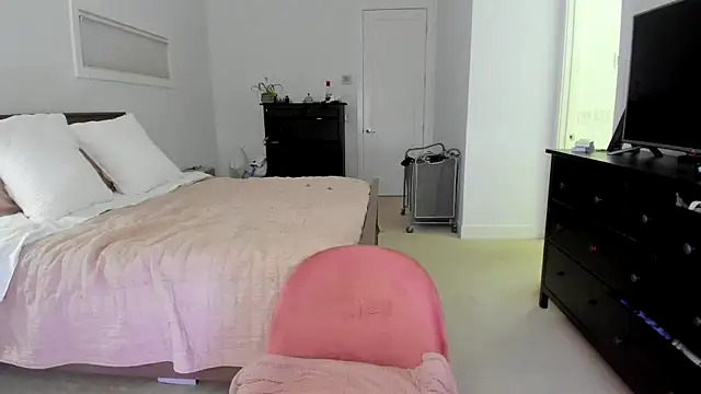 Snapshot of Kymmmy chatting on 13, 2, 2025 Kymmmy online show from 13, 2, 2025