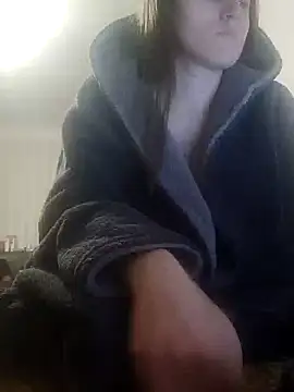 Snapshot of emeli_moon chatting on 22, 12, 2024 emeli moon online show from 22, 12, 2024