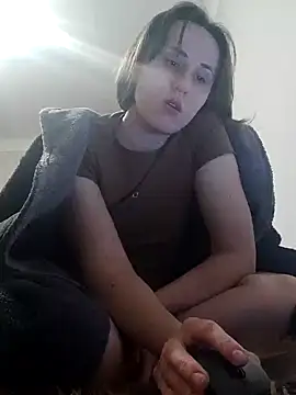 Snapshot of emeli_moon chatting on 25, 12, 2024 emeli moon online show from 25, 12, 2024