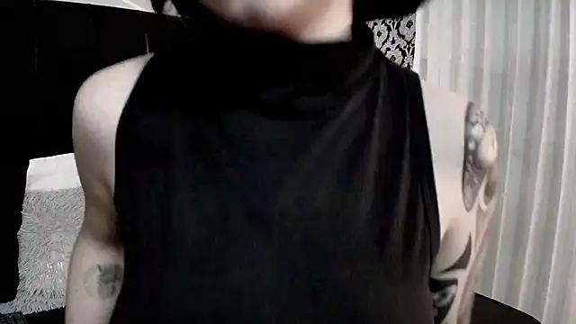 Snapshot of Adeelinee chatting on 25, 10, 2025 Adeelinee online show from 25, 10, 2025