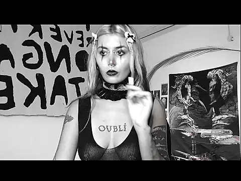 Snapshot of god_x_girl chatting on 12, 11, 2025 god x girl online show from 12, 11, 2025