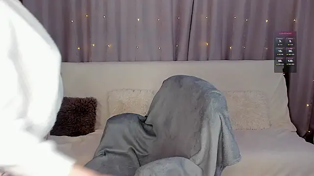 LisaMooore online show from 11, 1, 2025