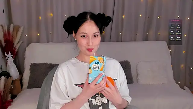 LisaMooore online show from 15, 2, 2025