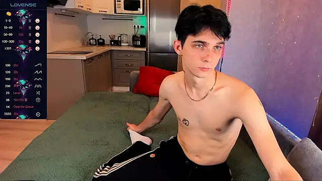 Aaron Boom online show from 14, 9, 2025