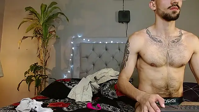 Snapshot of Mr_WhiteCock chatting on 27, 2, 2025 Mr WhiteCock online show from 27, 2, 2025