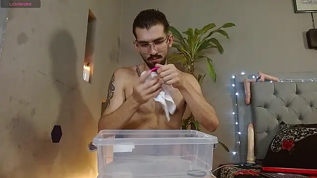 Snapshot of Mr_WhiteCock chatting on 3, 3, 2025 Mr WhiteCock online show from 3, 3, 2025