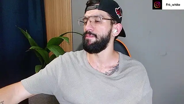 Snapshot of Mr_WhiteCock chatting on 10, 9, 2025 Mr WhiteCock online show from 10, 9, 2025