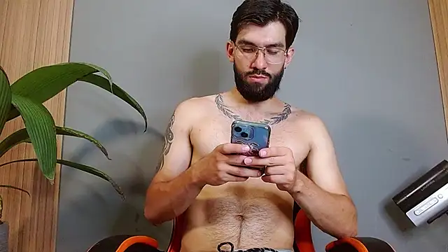 Snapshot of Mr_WhiteCock chatting on 12, 9, 2025 Mr WhiteCock online show from 12, 9, 2025
