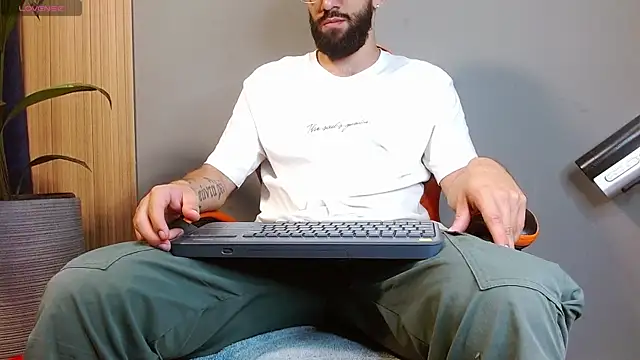 Snapshot of Mr_WhiteCock chatting on 19, 9, 2025 Mr WhiteCock online show from 19, 9, 2025