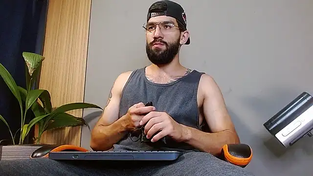 Snapshot of Mr_WhiteCock chatting on 29, 9, 2025 Mr WhiteCock online show from 29, 9, 2025
