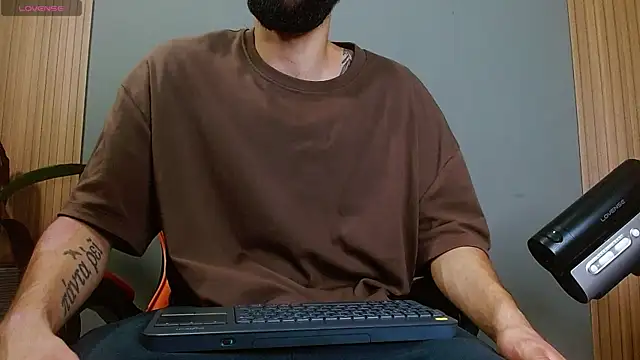 Snapshot of Mr_WhiteCock chatting on 24, 10, 2025 Mr WhiteCock online show from 24, 10, 2025