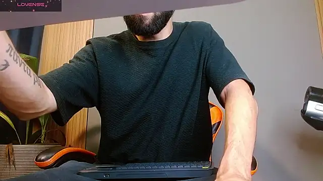 Snapshot of Mr_WhiteCock chatting on 2, 11, 2025 Mr WhiteCock online show from 2, 11, 2025