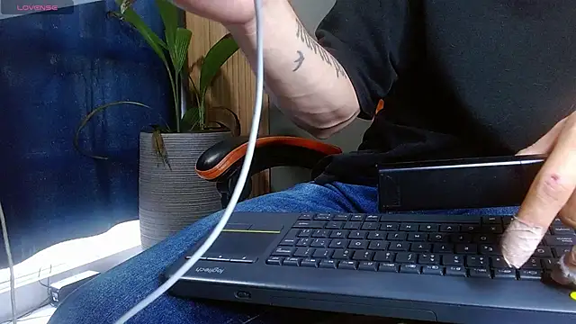 Snapshot of Mr_WhiteCock chatting on 3, 11, 2025 Mr WhiteCock online show from 3, 11, 2025