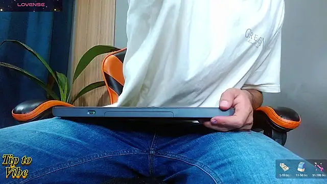 Snapshot of Mr_WhiteCock chatting on 3, 12, 2025 Mr WhiteCock online show from 3, 12, 2025