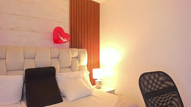 SophiaWylde online show from 17, 2, 2025