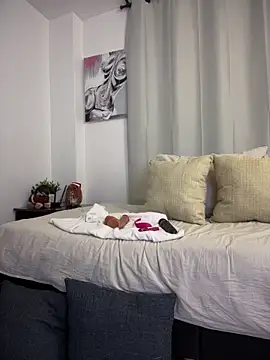 Rae Lil White online show from 7, 2, 2025