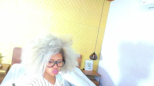 Squirter pussybomb online show from 11, 12, 2024