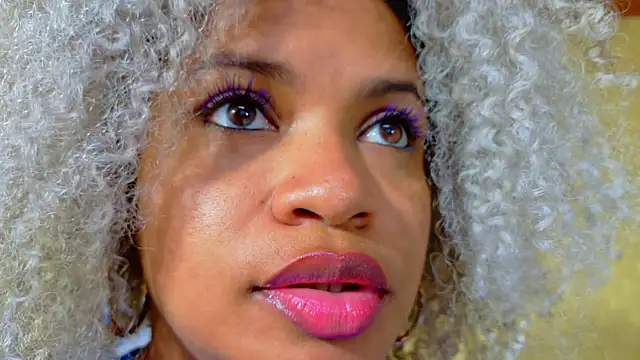 Squirter pussybomb online show from 21, 12, 2024