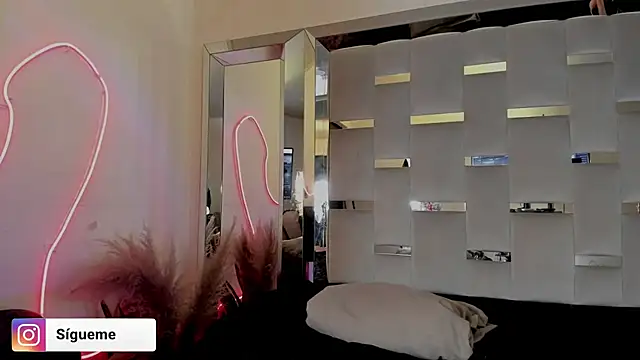Sara Foxx1 online show from 20, 5, 2026