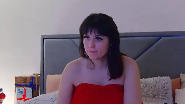 BellaHillss online show from 12, 1, 2025