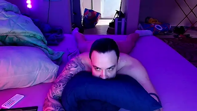 Snapshot of baphomet_from_ice chatting on 11, 4, 2026 baphomet from ice online show from 11, 4, 2026