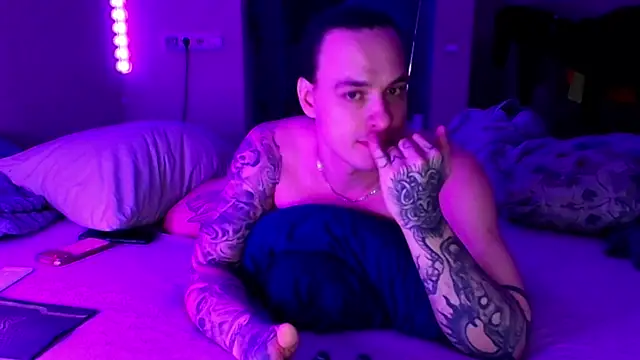 Snapshot of baphomet_from_ice chatting on 16, 4, 2026 baphomet from ice online show from 16, 4, 2026