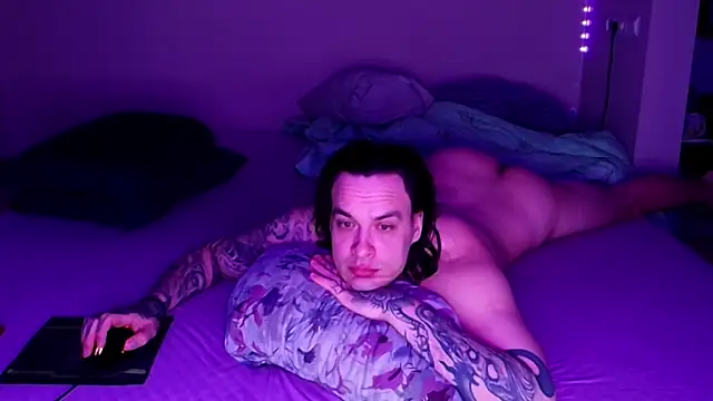 Snapshot of baphomet_from_ice chatting on 21, 4, 2026 baphomet from ice online show from 21, 4, 2026