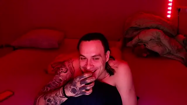 Snapshot of baphomet_from_ice chatting on 24, 4, 2026 baphomet from ice online show from 24, 4, 2026
