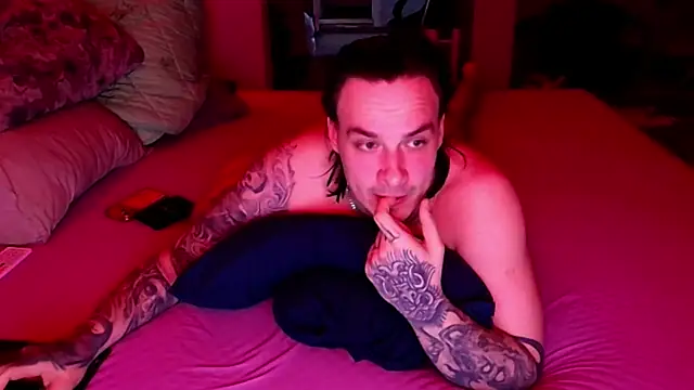 Snapshot of baphomet_from_ice chatting on 25, 4, 2026 baphomet from ice online show from 25, 4, 2026