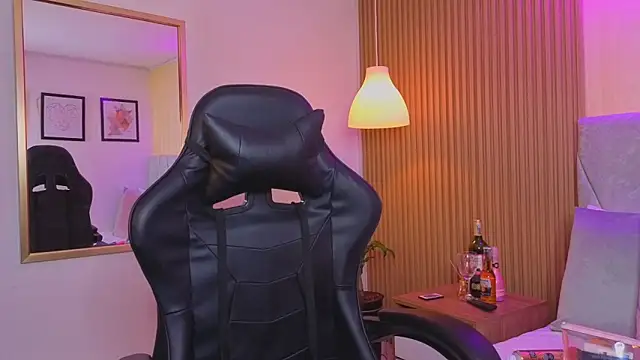 Dakota diaz  online show from 10, 2, 2026