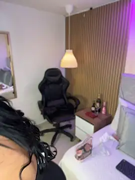 Dakota diaz  online show from 14, 5, 2026