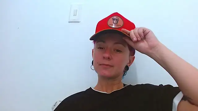 Snapshot of tomboyblue chatting on 4, 4, 2026 tomboyblue online show from 4, 4, 2026