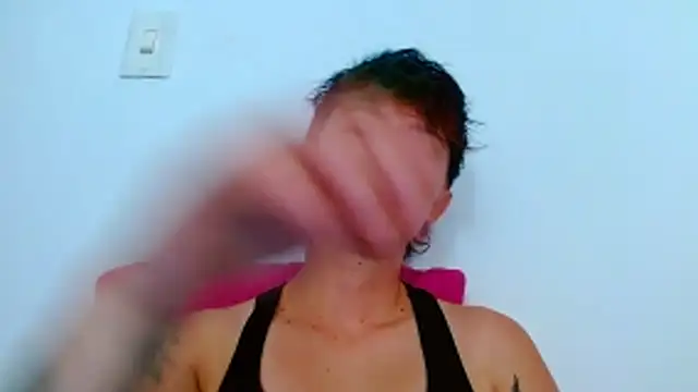 Snapshot of tomboyblue chatting on 22, 4, 2026 tomboyblue online show from 22, 4, 2026