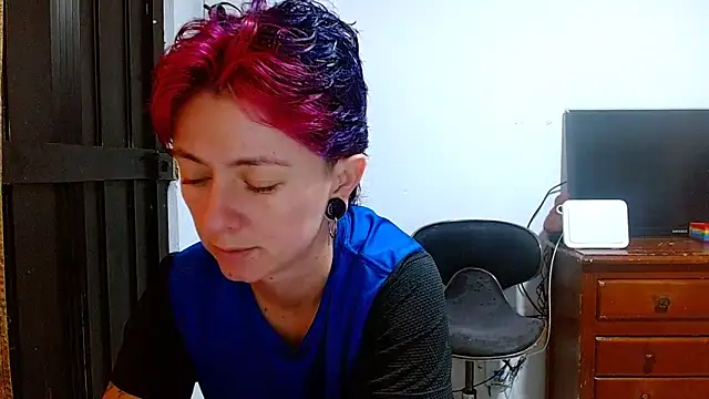 Snapshot of tomboyblue chatting on 12, 5, 2026 tomboyblue online show from 12, 5, 2026
