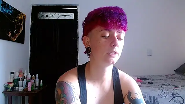 Snapshot of tomboyblue chatting on 14, 5, 2026 tomboyblue online show from 14, 5, 2026