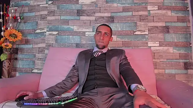 Snapshot of Paolo_johnson chatting on 8, 10, 2025 Paolo johnson online show from 8, 10, 2025