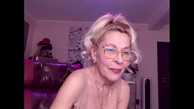 HornyMilf 555 online show from 7, 10, 2025