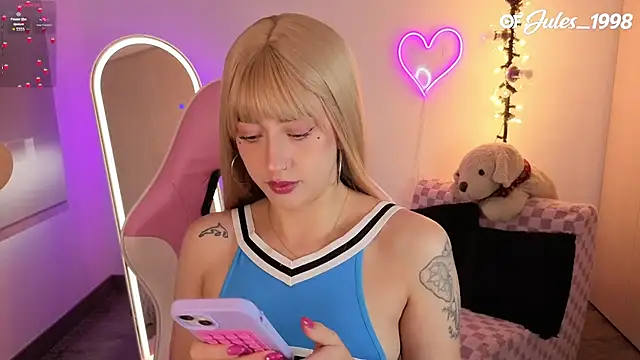 Snapshot of violet_ch chatting on 23, 2, 2026 violet ch online show from 23, 2, 2026