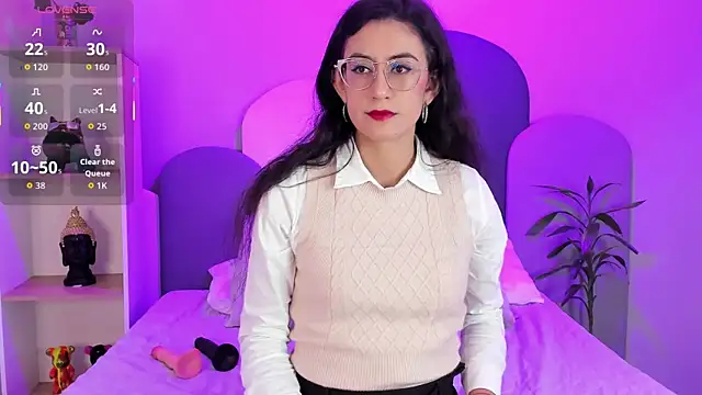 SophieGomez22 online show from 25, 10, 2025