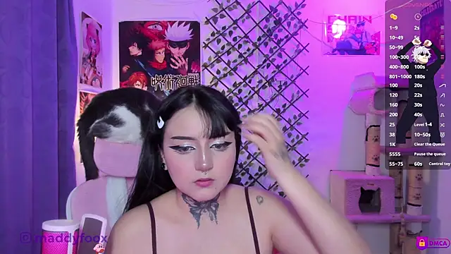 Snapshot of MaddyFooxx chatting on 2, 5, 2026 MaddyFooxx online show from 2, 5, 2026