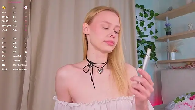 TaraSims online show from 10, 11, 2025