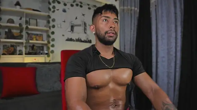 Snapshot of Couple_muscle1 chatting on 23, 11, 2025 Couple muscle1 online show from 23, 11, 2025