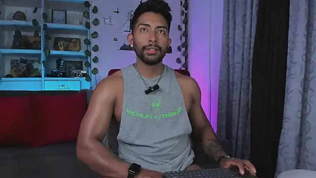 Snapshot of Couple_muscle1 chatting on 10, 1, 2026 Couple muscle1 online show from 10, 1, 2026