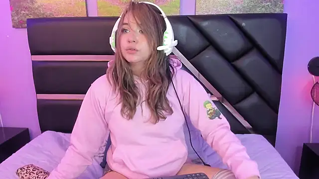 Annie mone online show from 20, 3, 2025