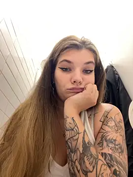 Snapshot of Holy_Tereza chatting on 5, 10, 2025 Holy Tereza online show from 5, 10, 2025