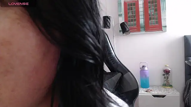 Snapshot of miawilson_1 chatting on 8, 3, 2025 miawilson 1 online show from 8, 3, 2025