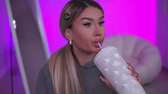 EvaZane online show from 10, 11, 2025