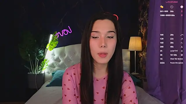 Kaia Sunshine Mia online show from 25, 1, 2025