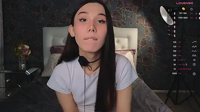 Kaia Sunshine Mia online show from 17, 2, 2025